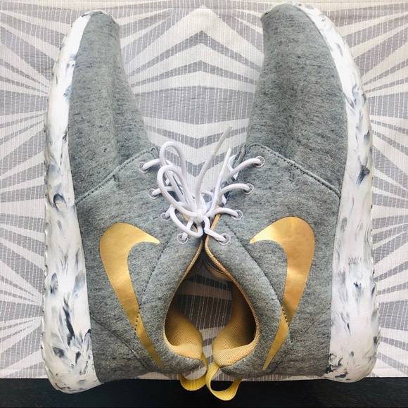 Custom Nike Roshe Sneakers - Picture 6 of 6